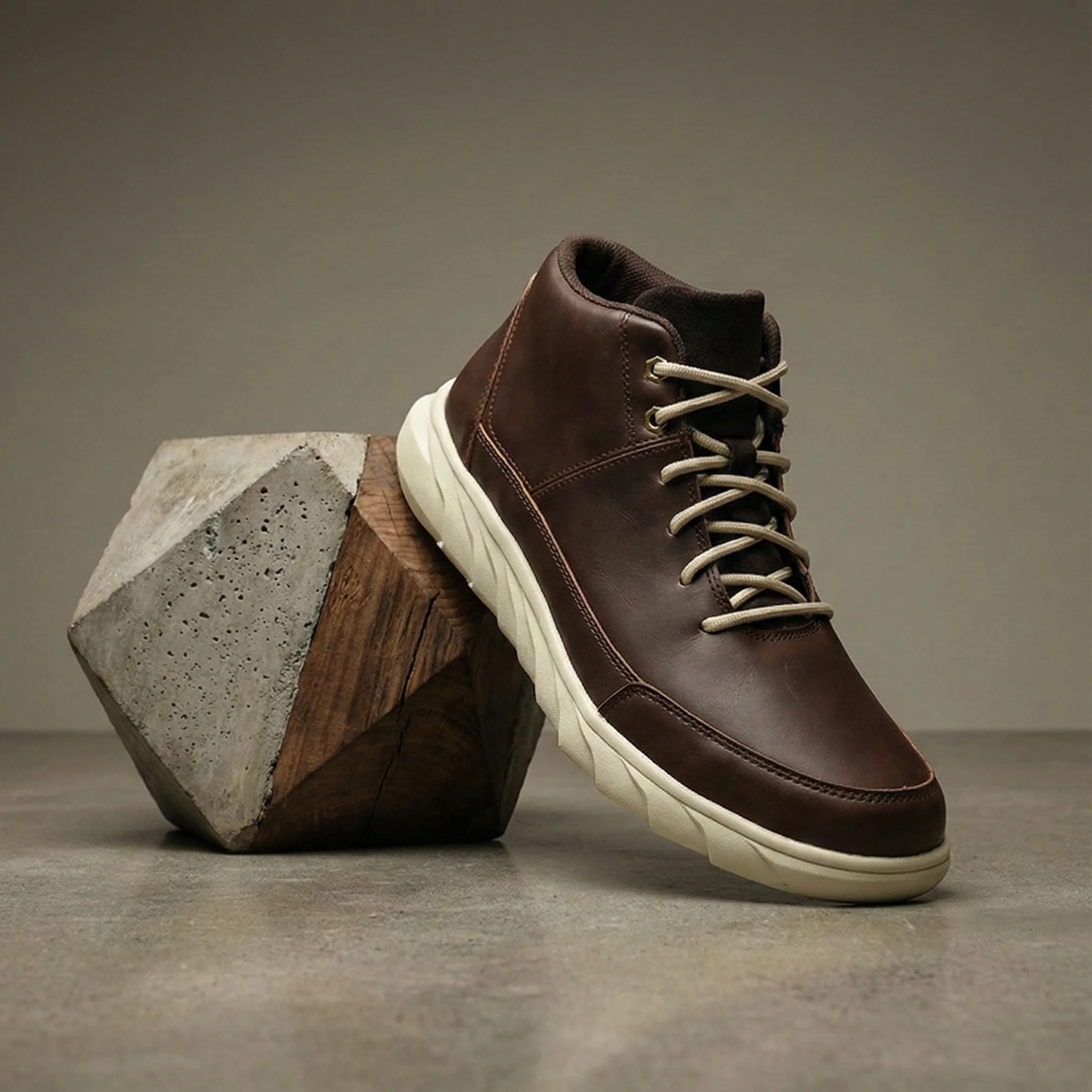 Horizon Leather Chukka - Image 2