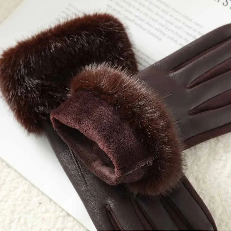 The Winterbourne Fur-Cuffed Leather Glove - Image 4